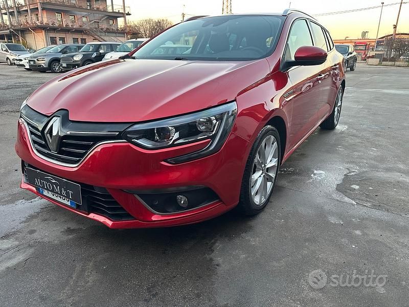 Rosso Usata 2019 Renault Mégane GrandTour Business Station wagon | 11.700 € (Buon prezzo) - Immagine 1/4