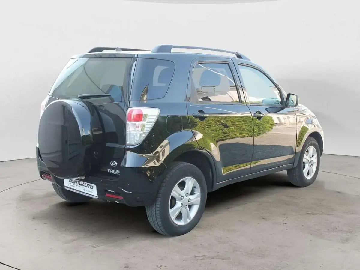 Usata Daihatsu Terios 102 CV (75 kW) 2011 Nero SUV