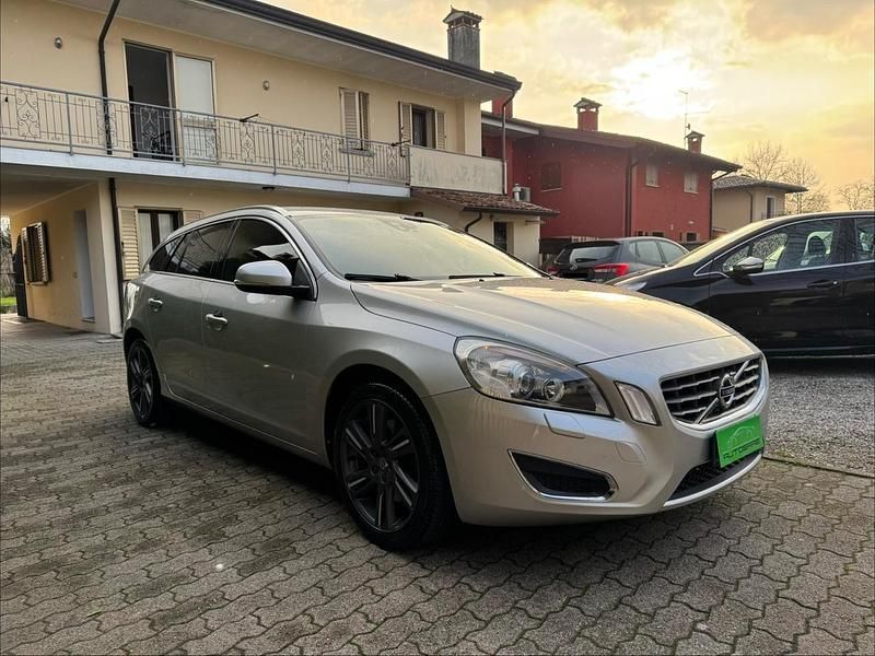 Usata Volvo V60 Summum 205 CV (150 kW) 2011 Argento Station wagon