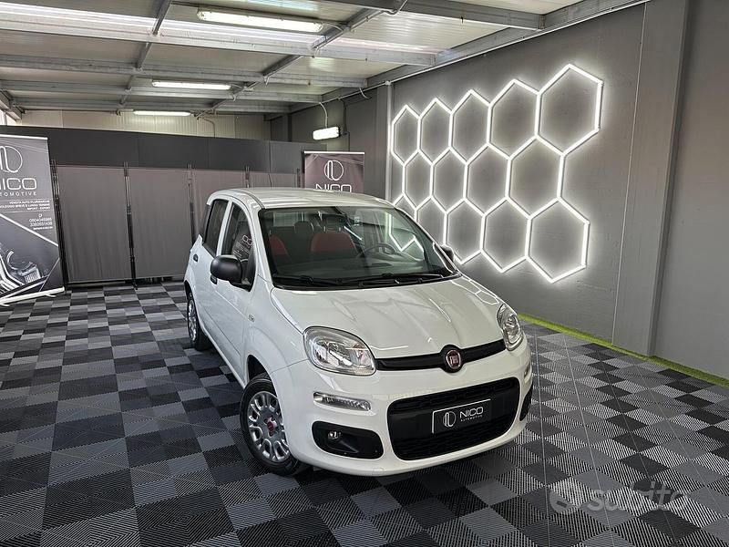 Bianco Usata 2022 Fiat Panda Due volumi | 9990 € (Ottimo prezzo) - Immagine 1/4
