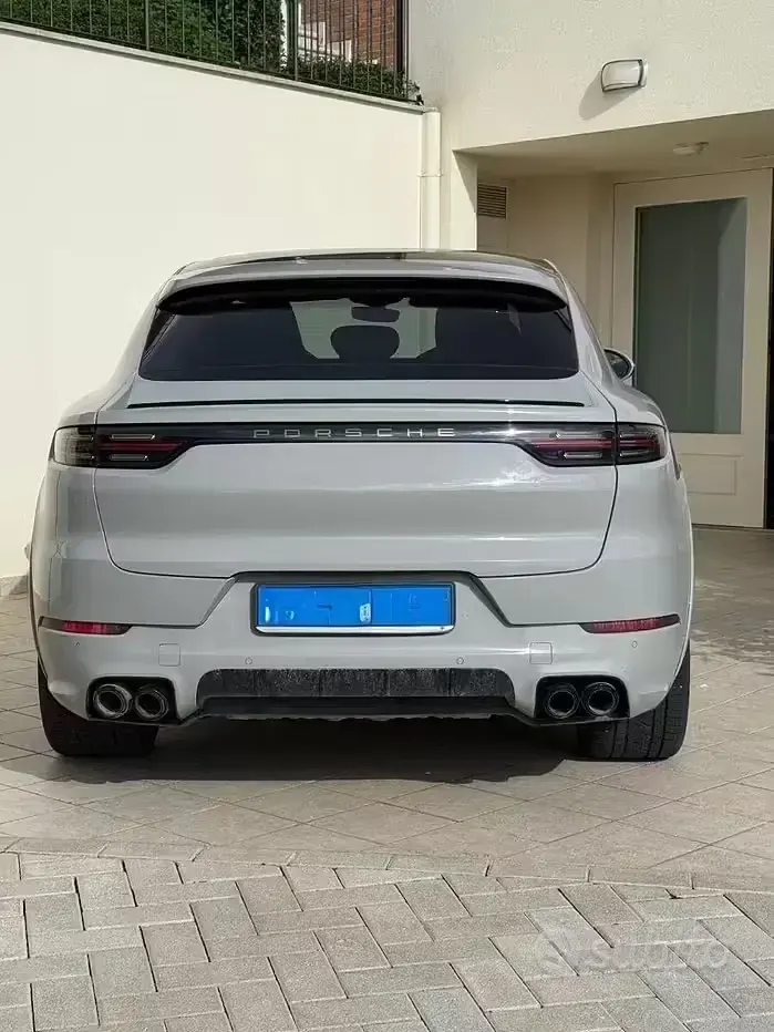 Usata Porsche Cayenne Platinum Edition 340 CV (250 kW) 2022 Grigio SUV