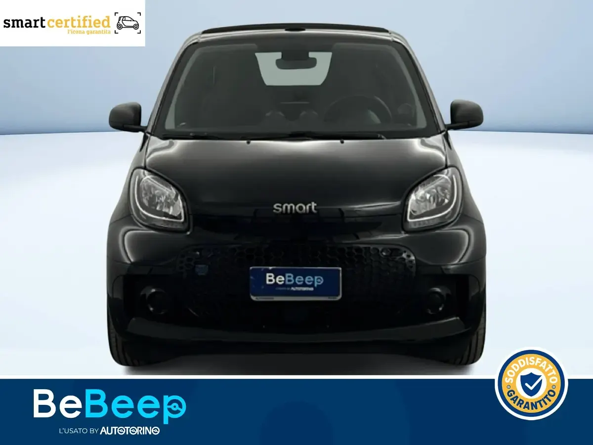 Usata Smart ForTwo Electric Drive Passion 59 kW (81 CV) 2023 Bianco pastello Cabrio