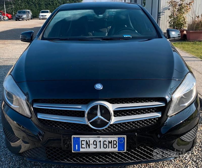Usata Mercedes A180 Premium 109 CV (80 kW) 2012 Nero Berlina