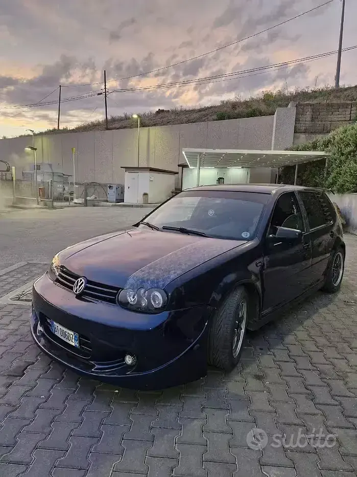 Usata VW Golf IV 130 CV (95 kW) 2000 Bluazzurro Berlina