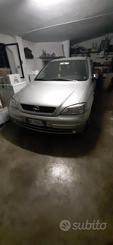 Usata Opel Astra 101 CV (74 kW) 1999 Grigio Berlina