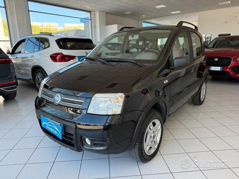 Usata Fiat Panda 4x4 60 CV (44 kW) 2006 Nero Utilitaria