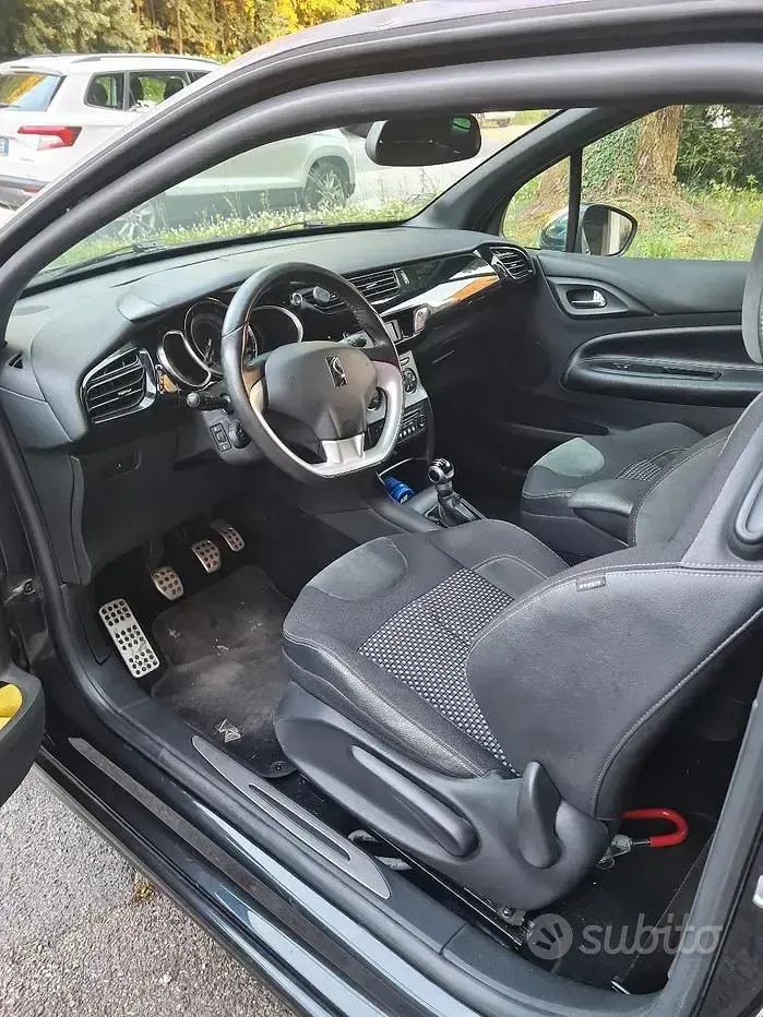 Usata Citroën DS3 95 CV (69 kW) 2011 Nero Utilitaria