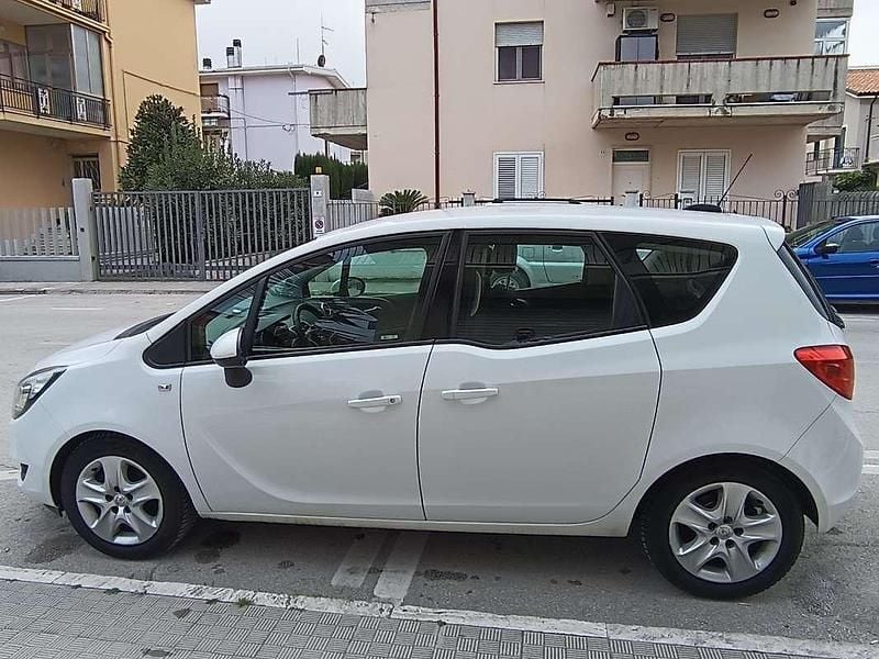 Usata Opel Meriva 120 CV (88 kW) 2017 Monovolume