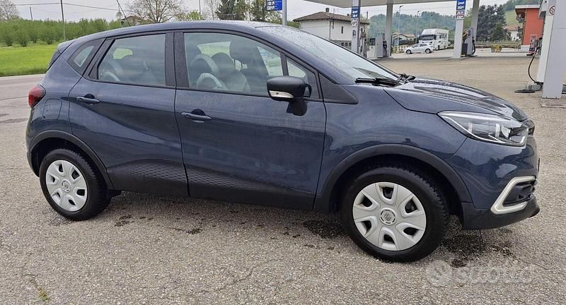Usata Renault Captur Life 90 CV (66 kW) 2017 Blu/azzurro SUV