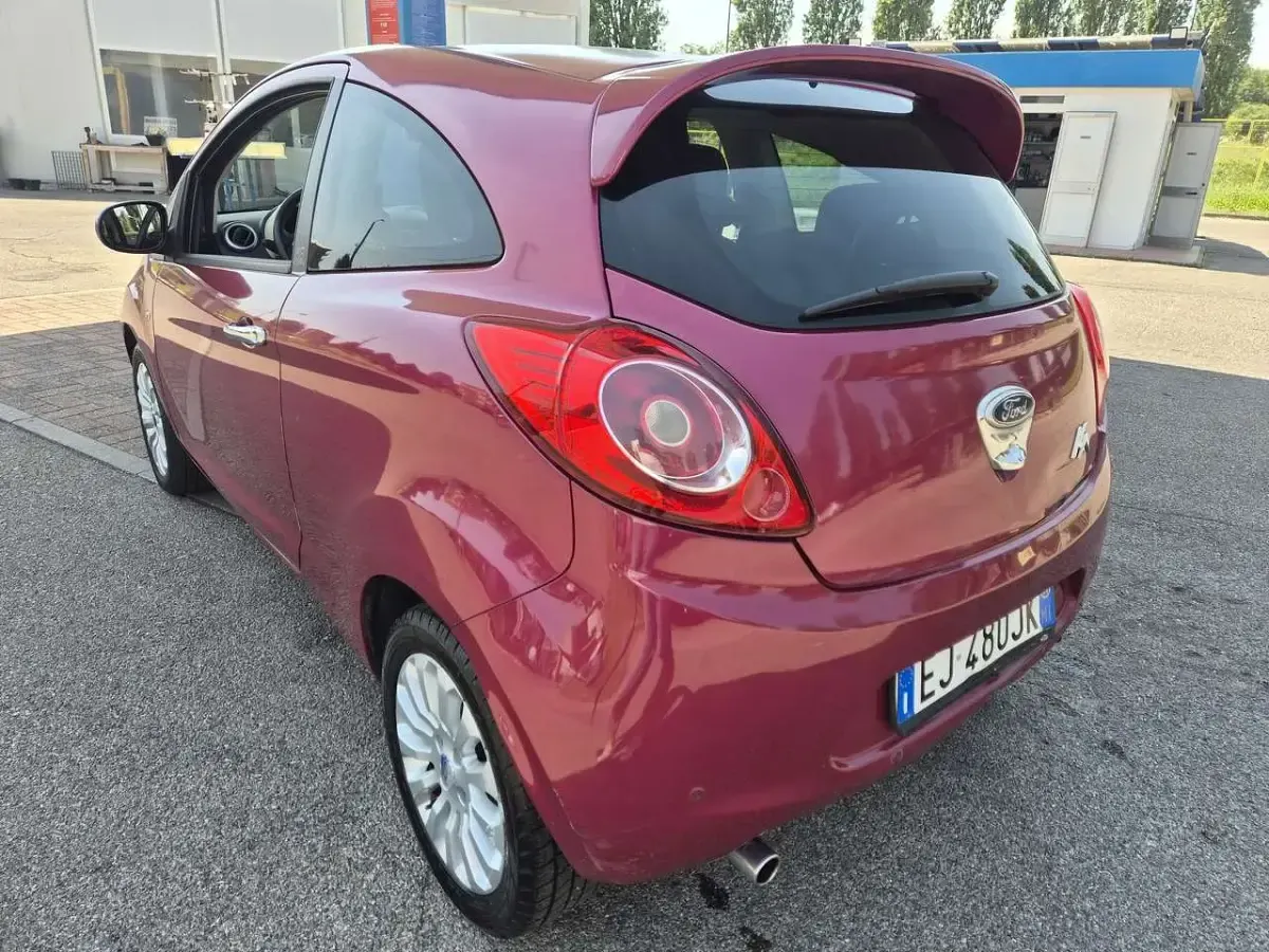 Usata Ford Ka Titanium 69 CV (50 kW) 2011 Rosso Utilitaria
