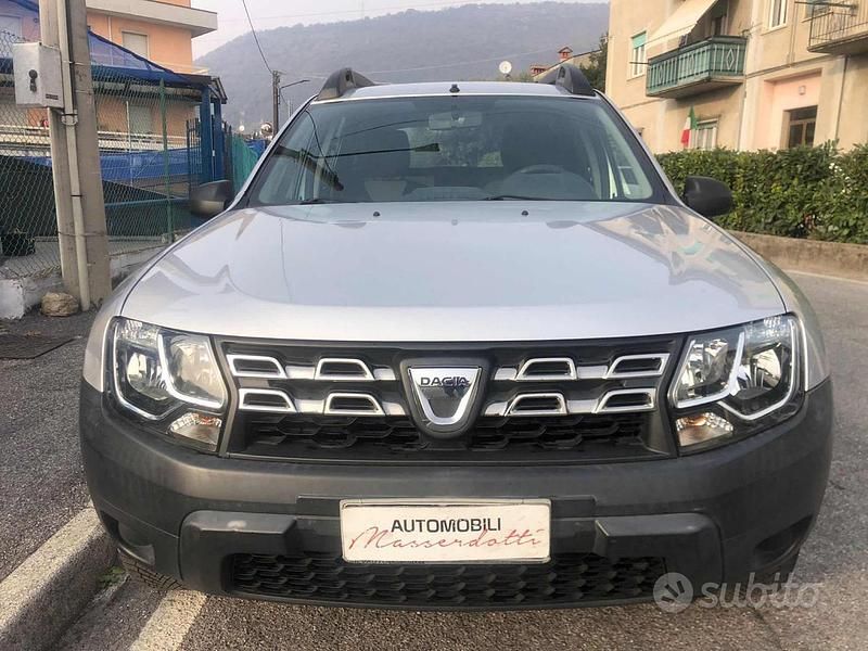 Usata Dacia Duster Ambiance 110 CV (80 kW) 2015 Bronzo metallizzato SUV
