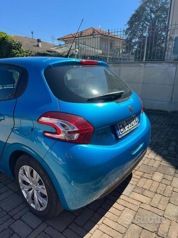 Usata Peugeot 208 Active 82 CV (60 kW) 2012 Blu Utilitaria