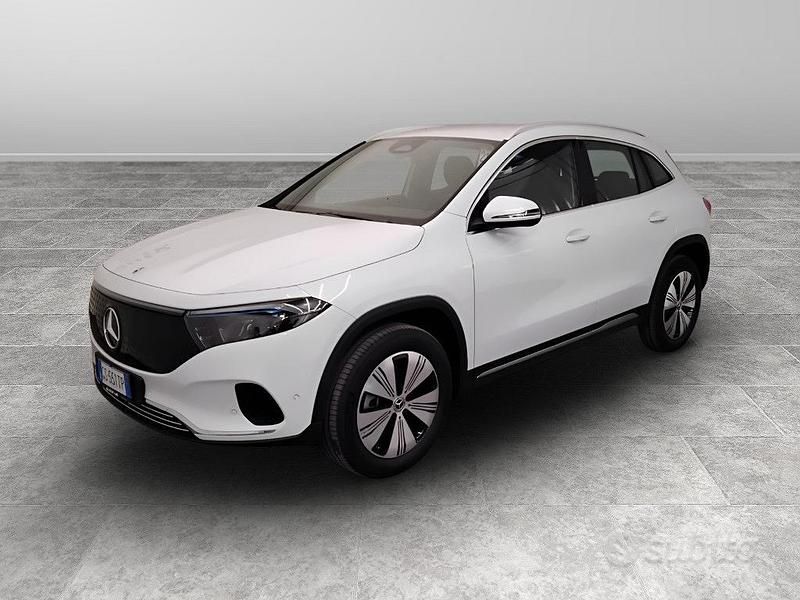 Usata Mercedes EQA300 AMG line 167 kW (228 CV) 2024 Bianco SUV