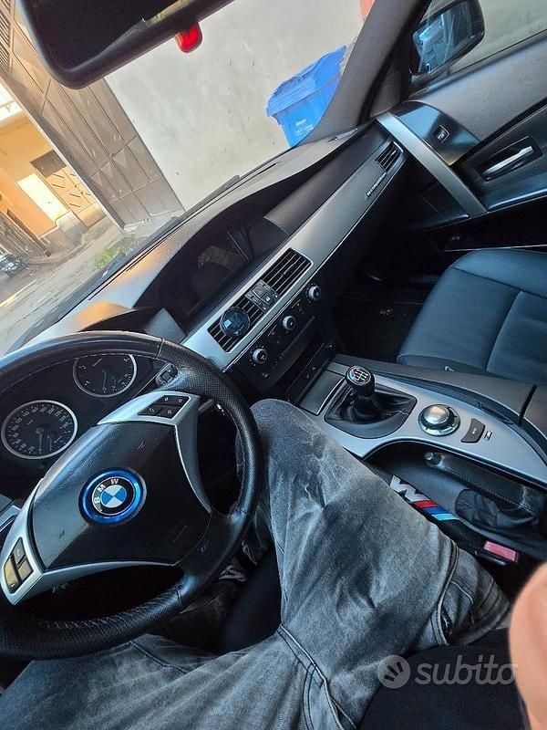 Usata BMW 530 M Sport 218 CV (160 kW) 2006 Blu Berlina