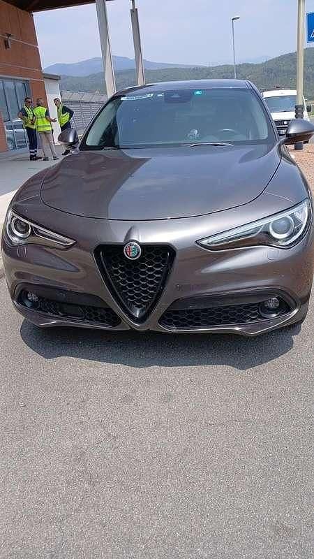 Usata Alfa Romeo Stelvio Ti 190 CV (139 kW) 2022 Grigio SUV