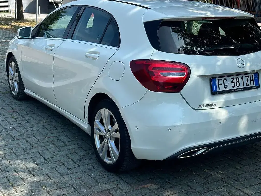 Usata Mercedes A180 109 CV (80 kW) 2016 Utilitaria
