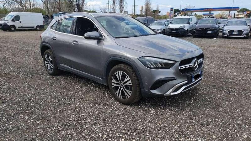 Usata Mercedes GLA250 Advanced 163 CV (119 kW) 2023 Grigio scuro SUV
