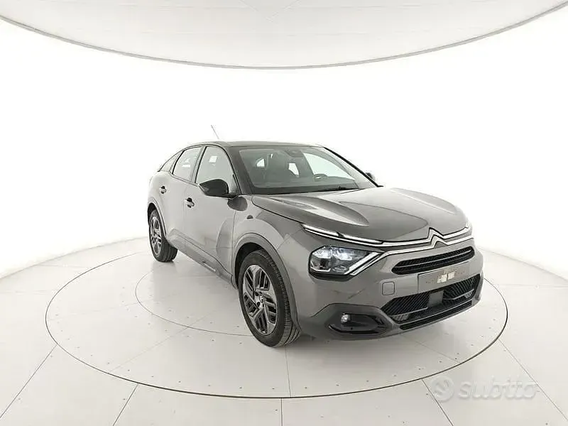 Usado Citroën C4 Feel 131 HP (96 kW) 2023 SUV