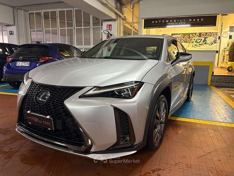 Usata Lexus UX 250h Sport Line 184 CV (135 kW) 2021 Grigio SUV