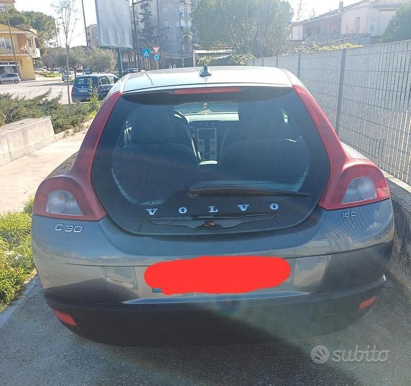 Usata Volvo C30 109 CV (80 kW) 2009 Grigio Utilitaria