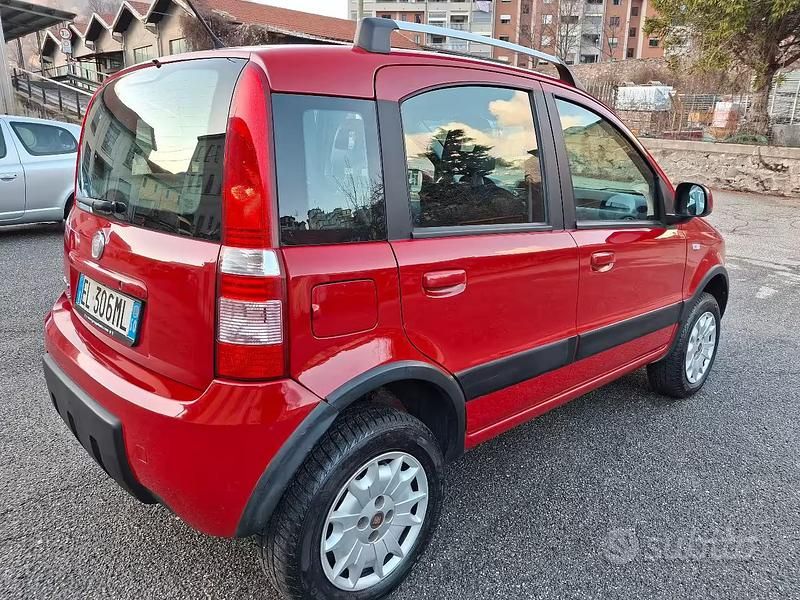 Usata Fiat Panda 4x4 Climbing 69 CV (50 kW) 2012 Other Utilitaria