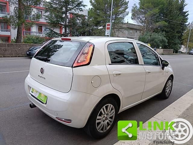 Usata Fiat Punto 75 CV (55 kW) 2015 Bianco Berlina