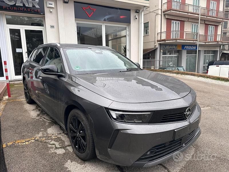 Usata Opel Astra Edition 130 CV (95 kW) 2024 Grigio Station wagon