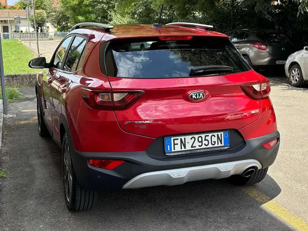 Second-hand Kia Stonic 120 CP (88 kW) 2018 Roșu SUV