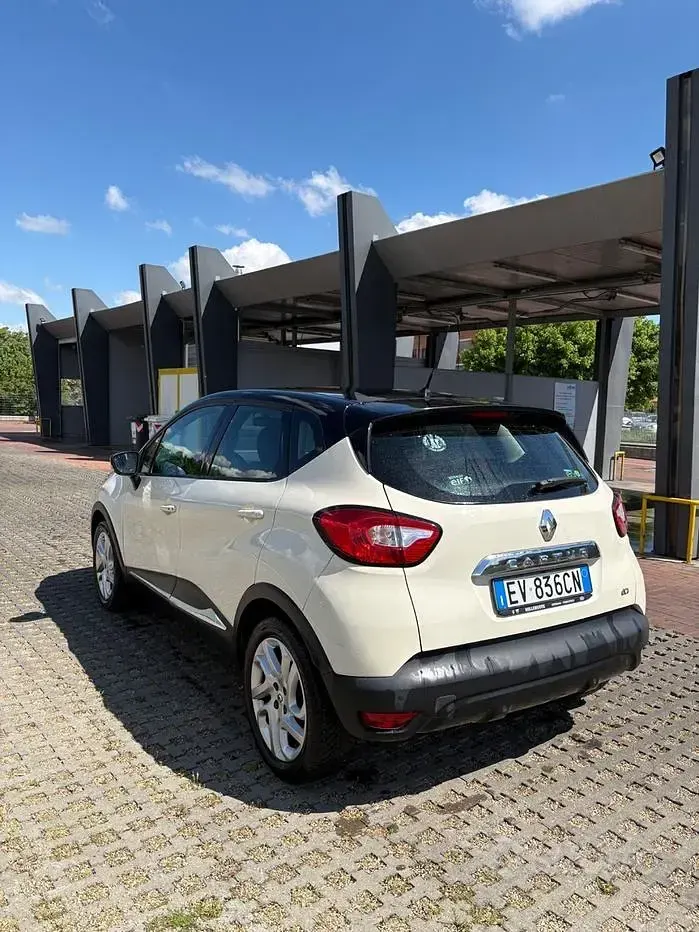 Usata Renault Captur 90 CV (66 kW) 2014 Beige SUV