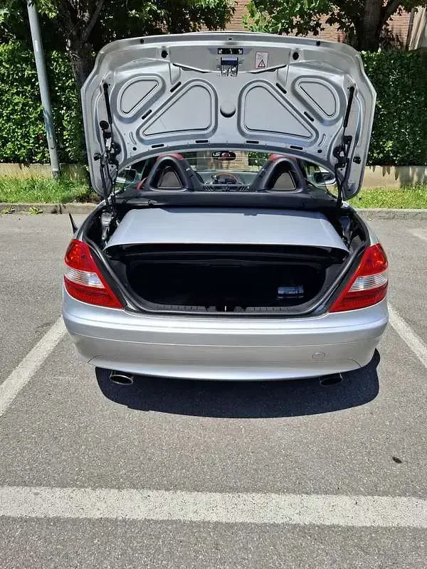 Usata Mercedes SLK200 Chrome 163 CV (119 kW) 2006 Argento Cabrio