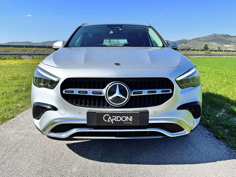 Usata Mercedes GLA200 Advanced Plus 150 CV (110 kW) 2023 Argento SUV