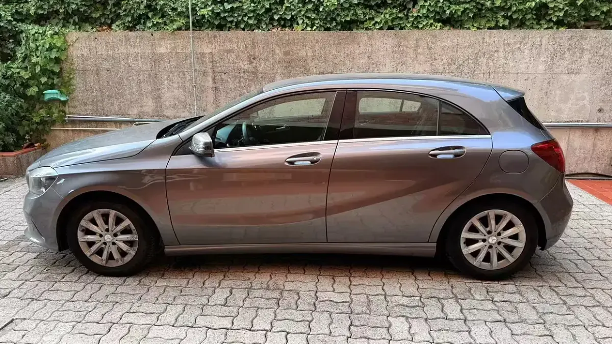 Usata Mercedes A160 Business 102 CV (75 kW) 2016 Grigio Utilitaria