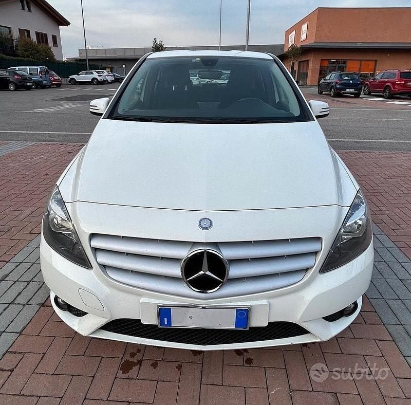 Usata Mercedes B180 2013 Bianco Monovolume