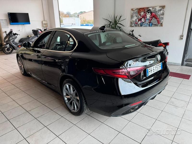 Usado Alfa Romeo Giulia Veloce 211 HP (155 kW) 2017 Preto Sedan
