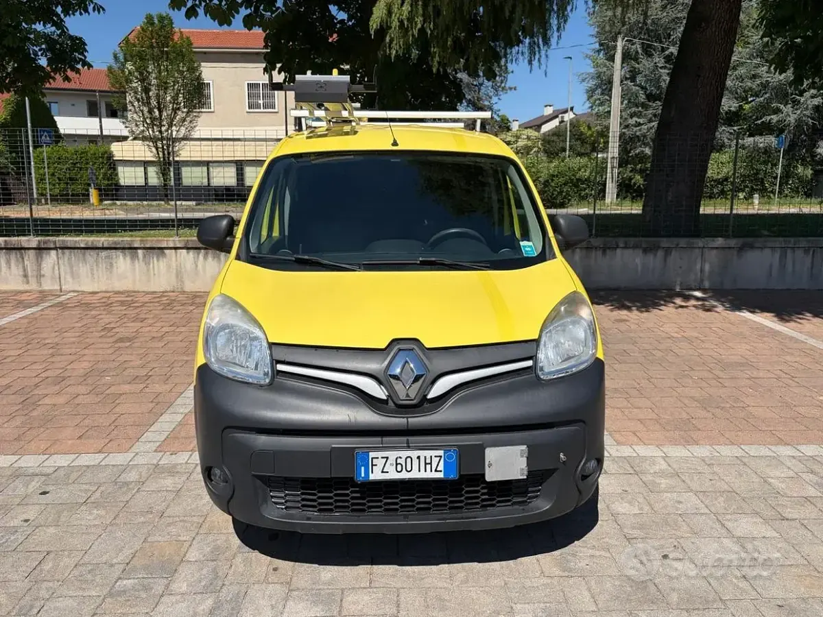 Usata Renault Kangoo 110 CV (80 kW) 2019 Giallo Monovolume