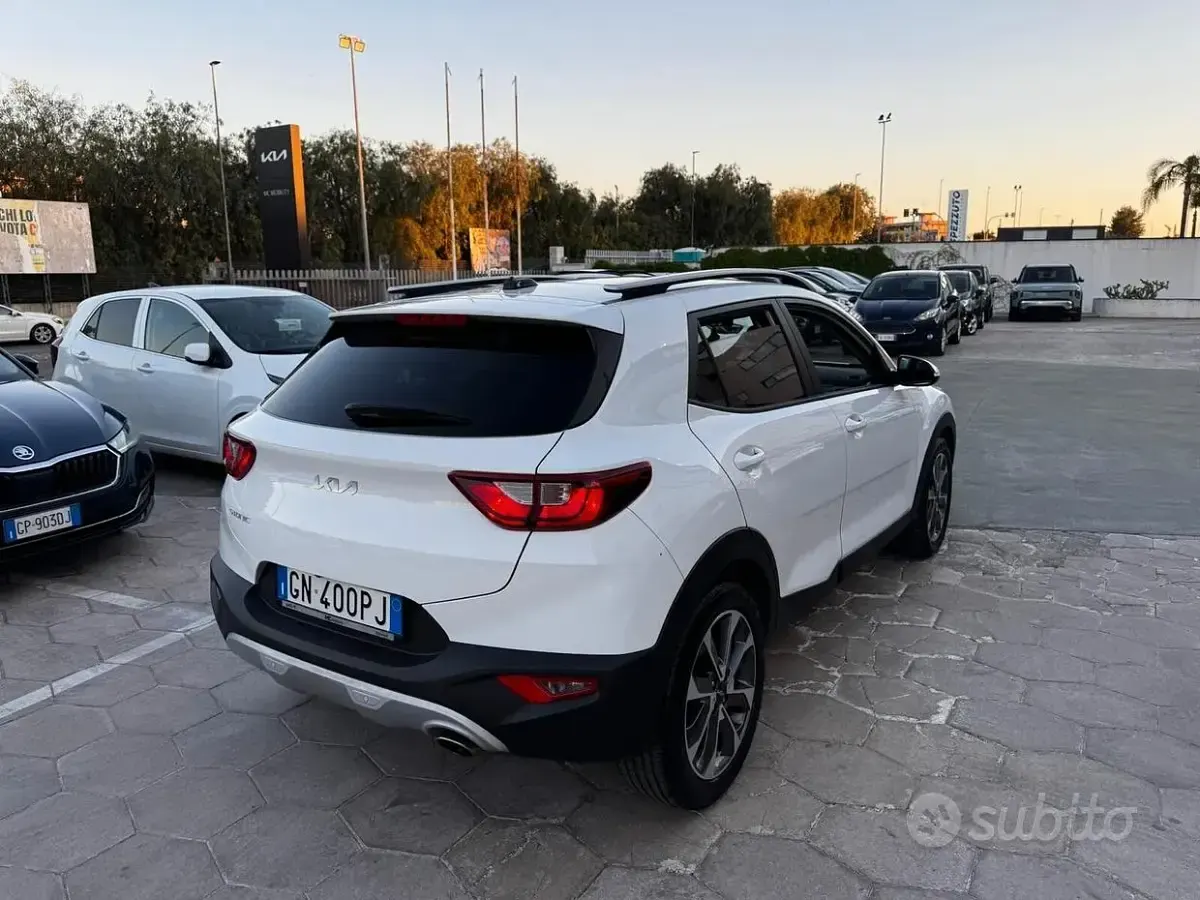 Usata Kia Stonic 95 CV (69 kW) 2023 Bianco SUV