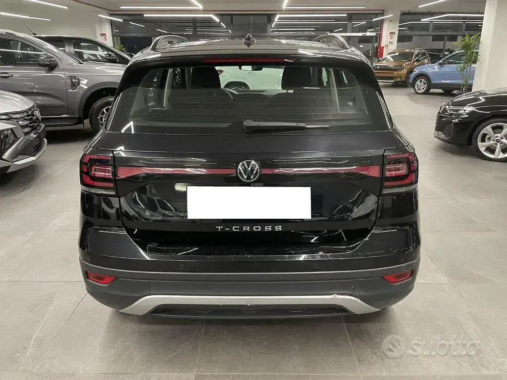 Usata VW T-Cross Life 110 CV (80 kW) 2023 Nero SUV