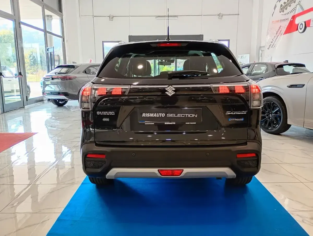Usata Suzuki SX4 S-Cross 101 CV (74 kW) 2024 Nero SUV