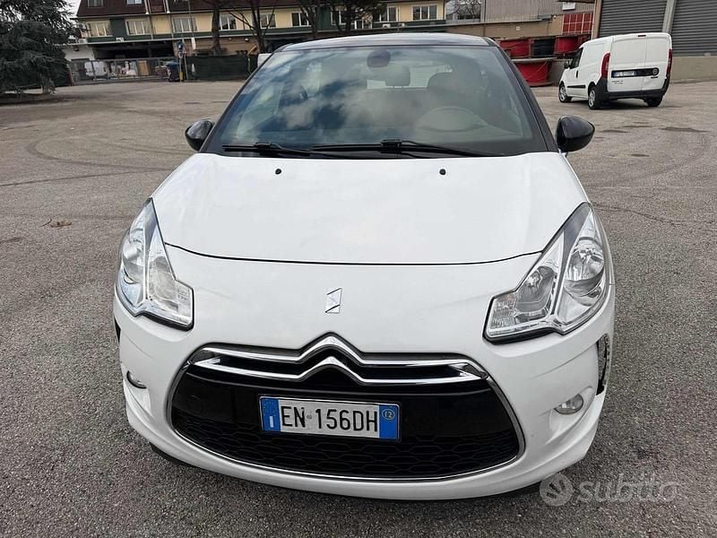Usata DS Automobiles DS3 Chic 95 CV (69 kW) 2012 Bianco Coupé
