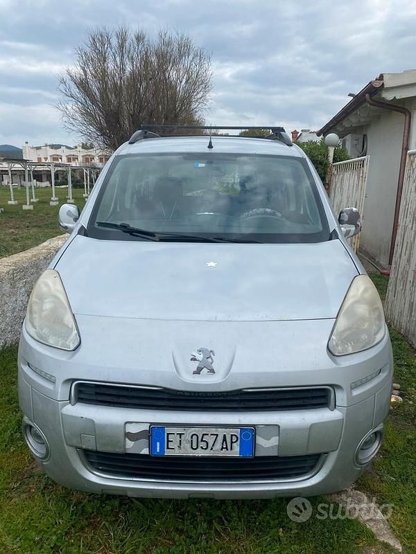Usata Peugeot Partner Tepee 90 CV (66 kW) 2013 Grigio Monovolume