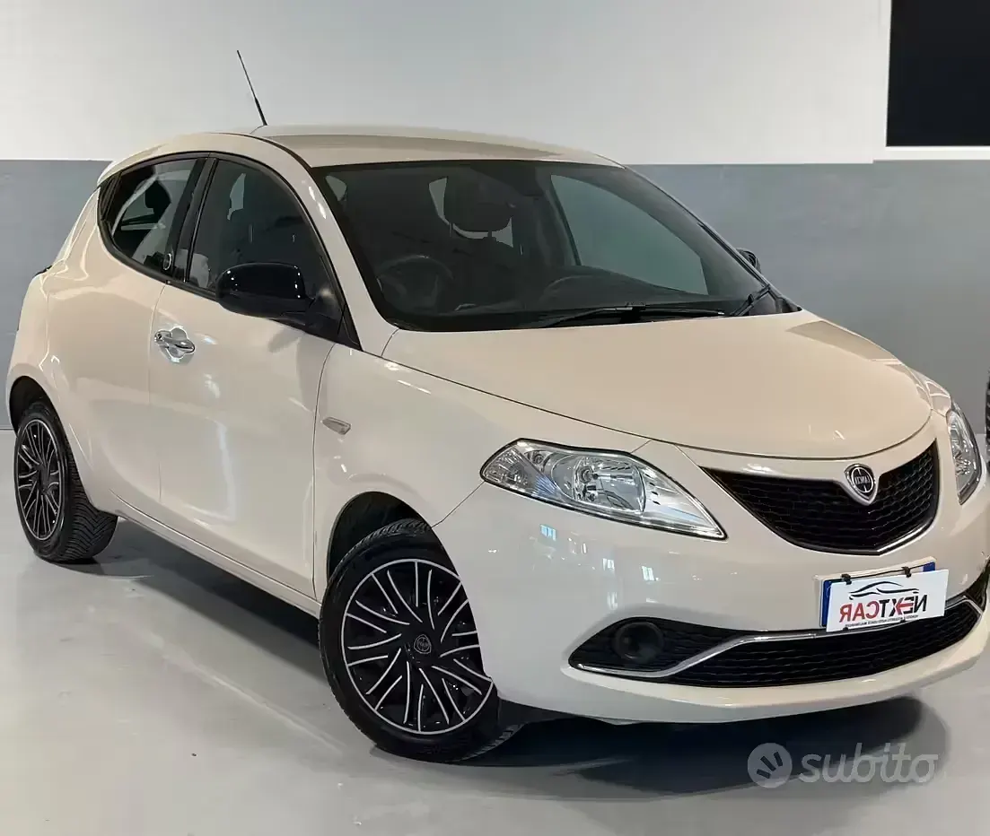 Usata Lancia Ypsilon Silver 69 CV (50 kW) 2018 Bianco Utilitaria