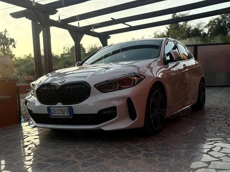Usata BMW 116 M Sport 116 CV (85 kW) 2020 Bianco Utilitaria