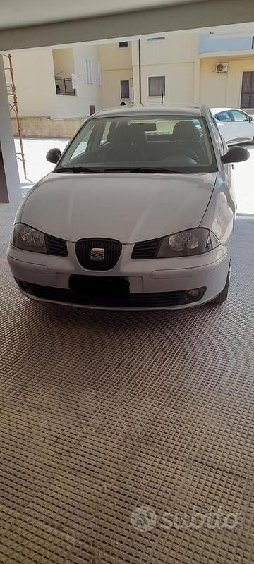 Blu Usata 2004 Seat Ibiza Tre volumi | 2500 € (Buon prezzo) - Immagine 1/4