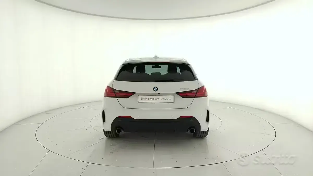 Usado BMW 118 M Sport 150 HP (110 kW) 2024 Branco Citadino