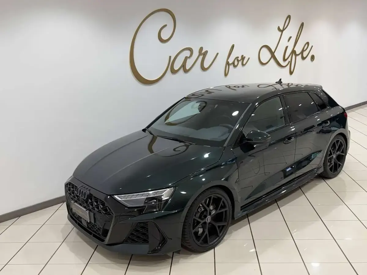 Usata Audi RS3 Sportback Ambiente 400 CV (294 kW) 2025 Deep green metallic Utilitaria