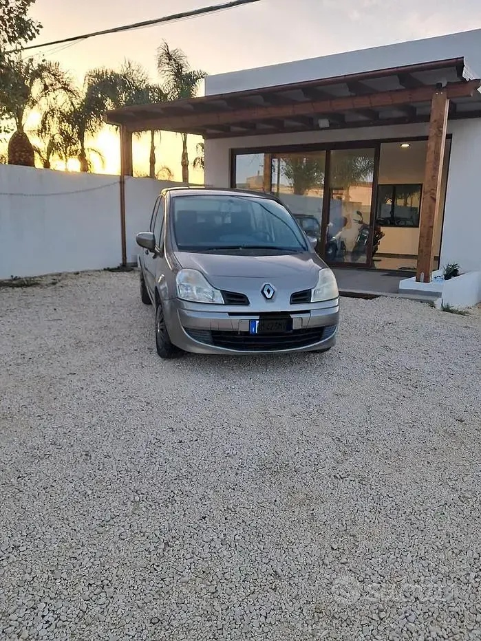 Usata Renault Modus Dynamique 75 CV (55 kW) 2009 Grigio Monovolume