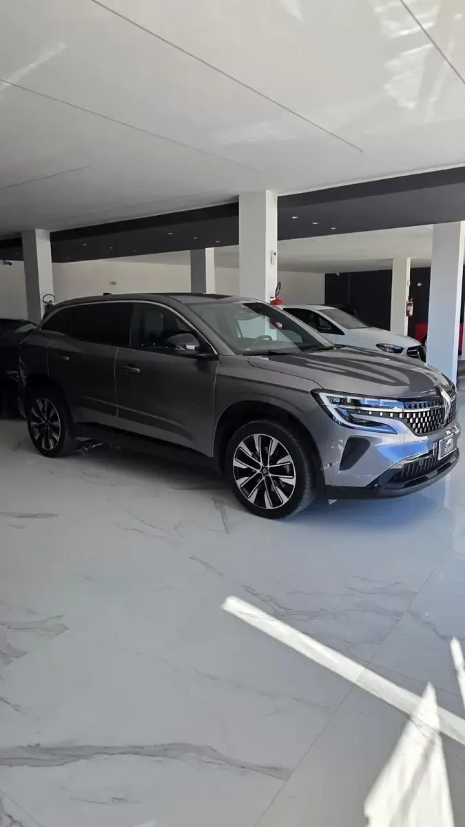 Usata Renault Austral Equilibre 130 CV (95 kW) 2023 Grigio SUV
