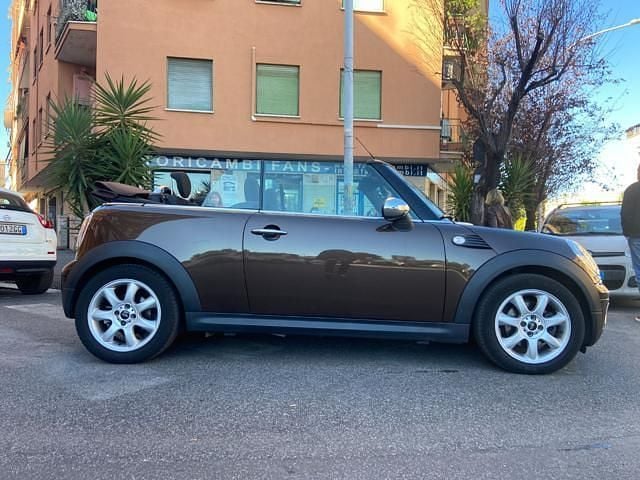 Usata Mini Cooper Cabriolet 122 CV (89 kW) 2010 Bordeaux Cabrio