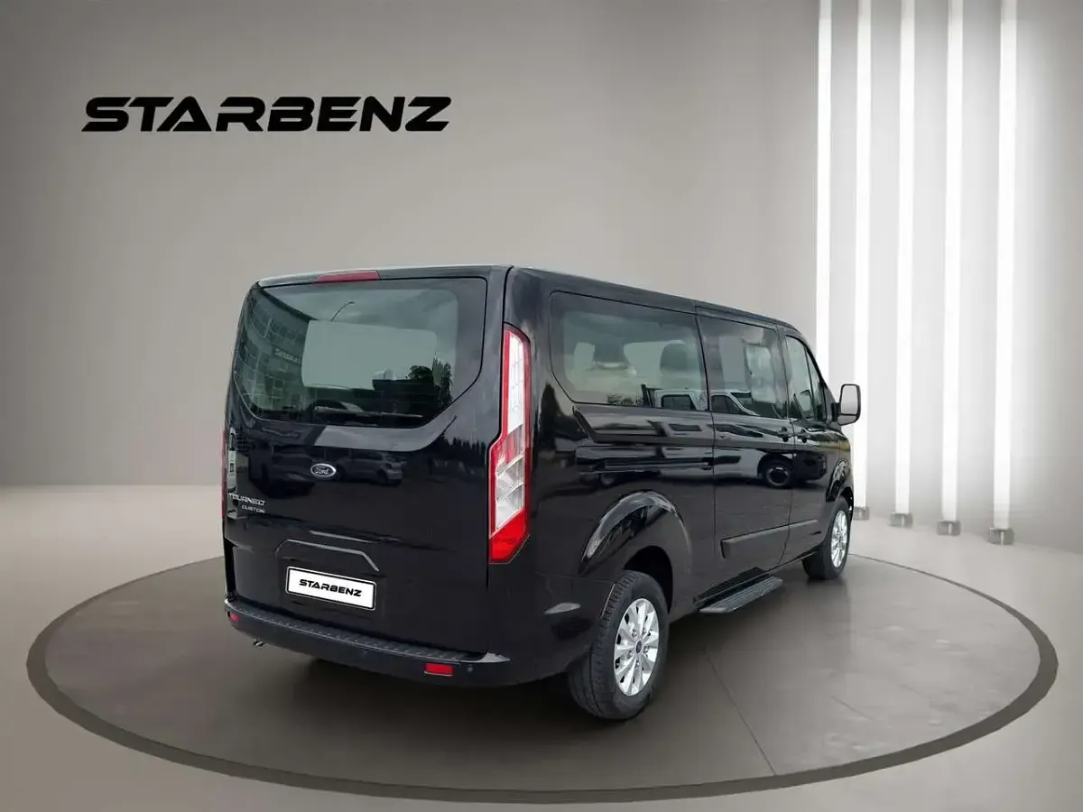 Usata Ford Tourneo Custom 105 CV (77 kW) 2023 Nero Furgone