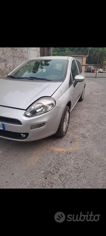 Usata Fiat Grande Punto 77 CV (56 kW) 2016 Grigio Utilitaria